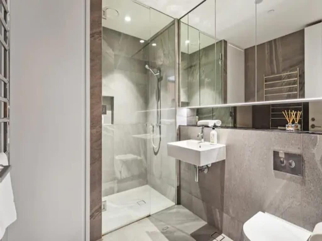 Modern One Bedroom Apartment In Wynyard Quarter Окленд Екстер'єр фото